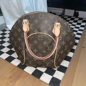Louis Vuitton ellipse bag